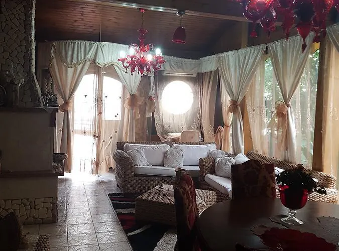 住宿加早餐酒店 Marilena 罗卡伊恩佩里亚莱