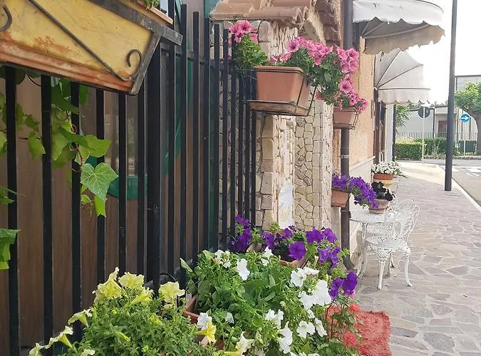 住宿加早餐酒店 Marilena 罗卡伊恩佩里亚莱