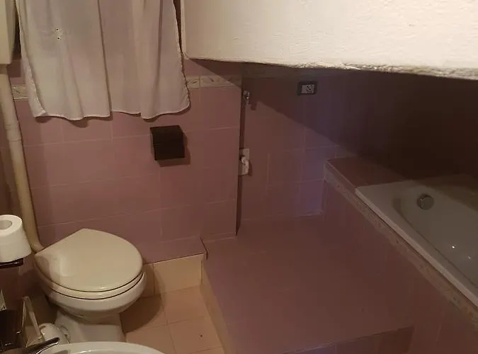 住宿加早餐酒店 Marilena 罗卡伊恩佩里亚莱